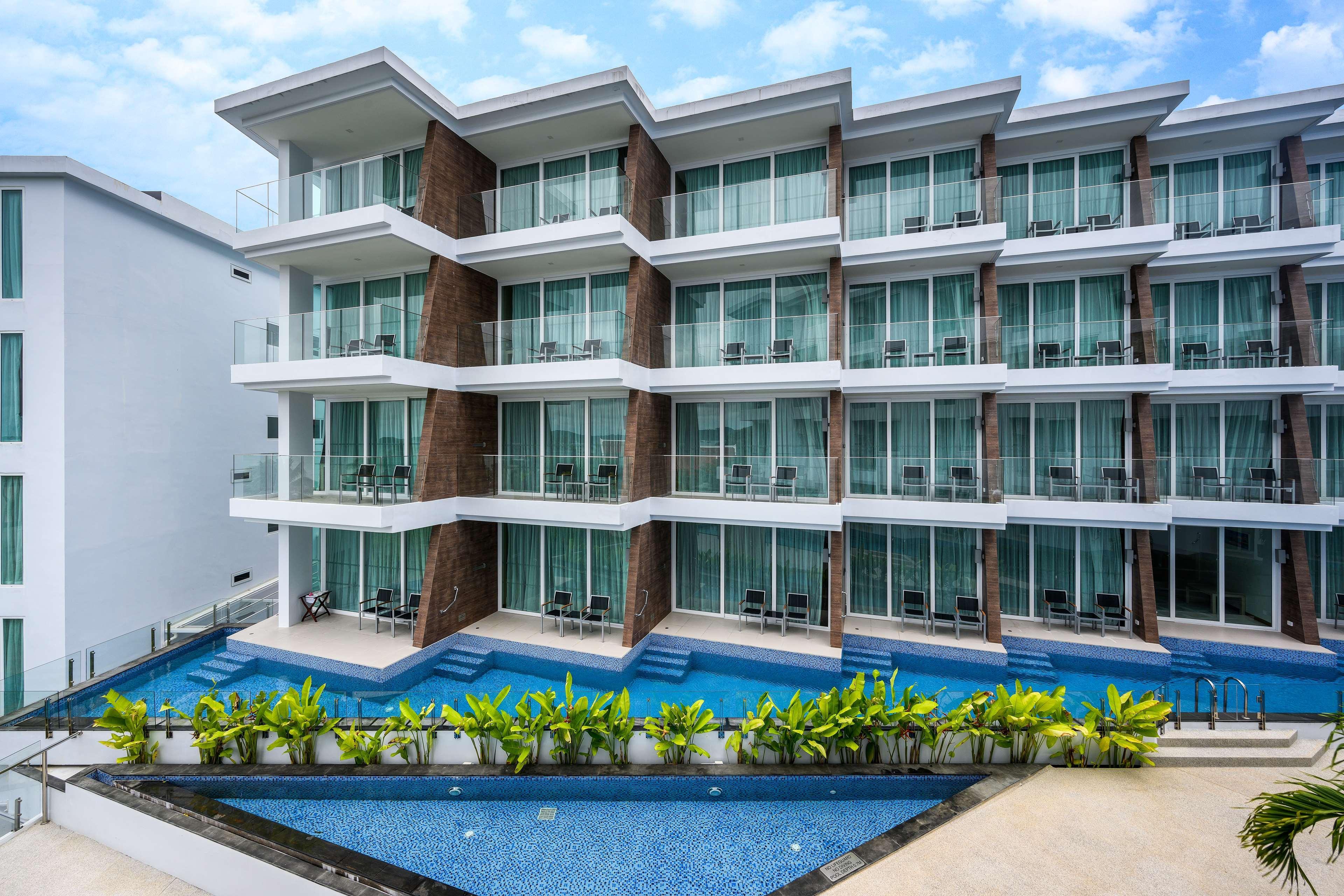The Beachfront Hotel Phuket Rawai Exterior photo