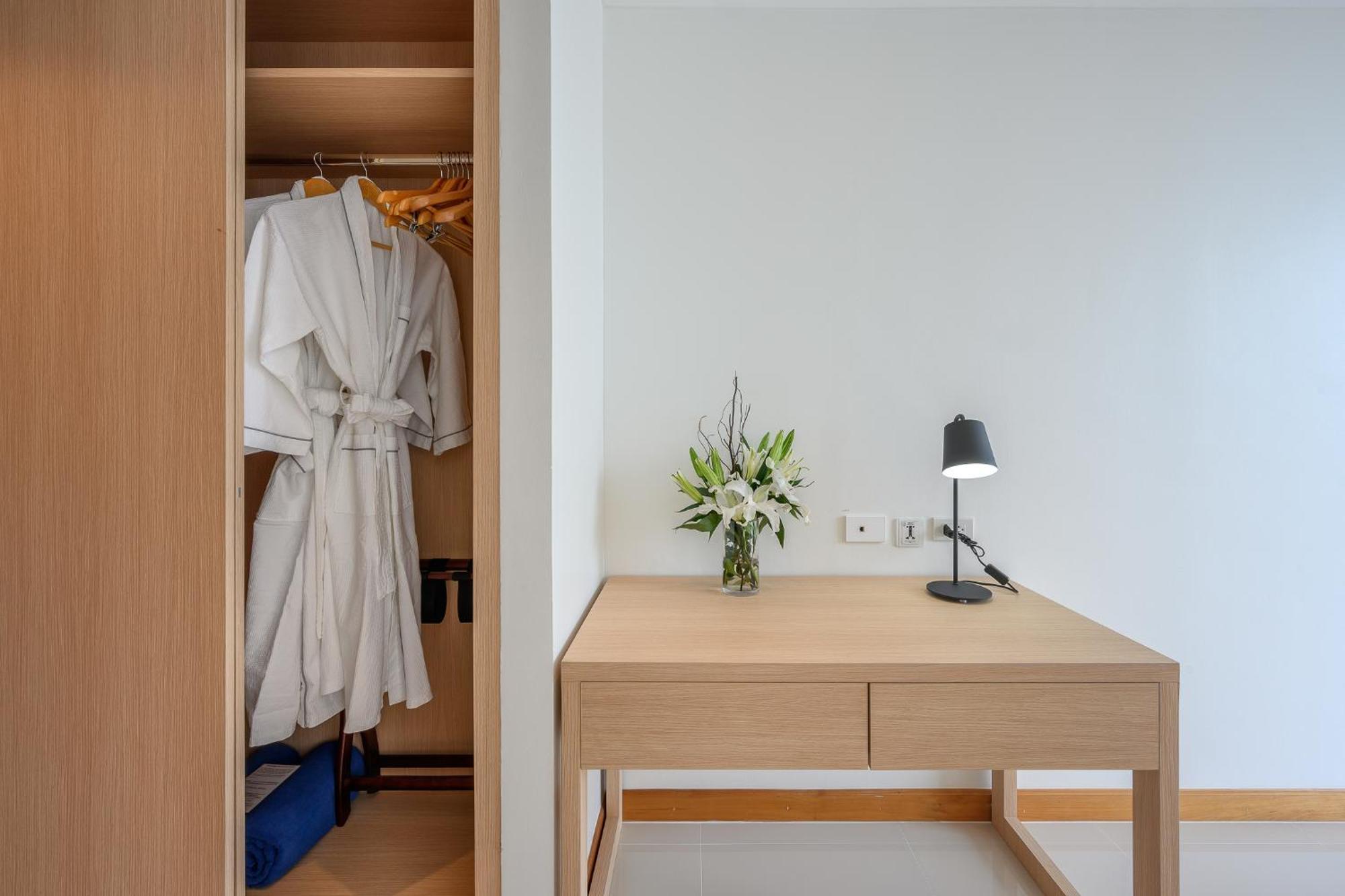 The Beachfront Hotel Phuket Rawai Room photo