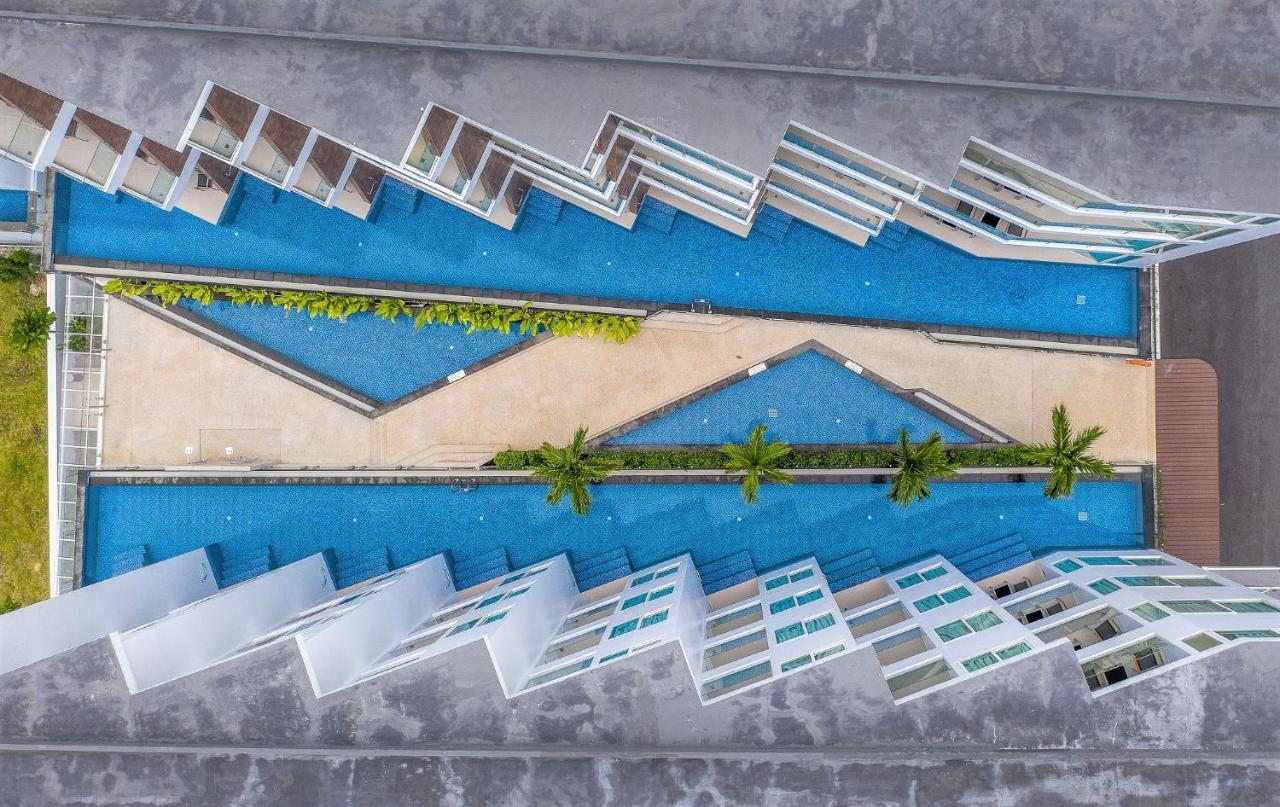 The Beachfront Hotel Phuket Rawai Exterior photo